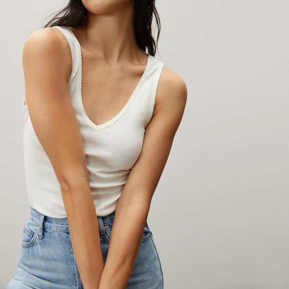 Everlane Tops - Everlane V-neck Tanks M